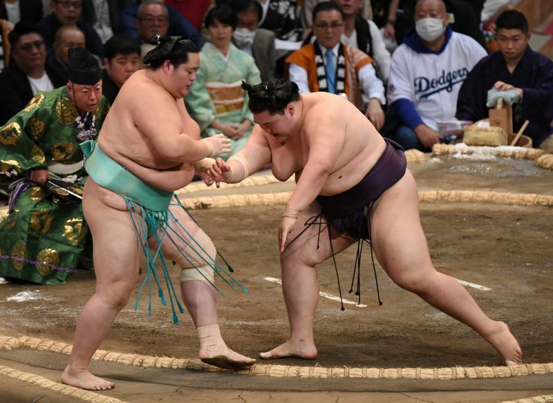 琴櫻が先場所に続いて王鵬に敗れ、３大関の一角が３日目にして崩れた。序盤の１敗とは言え、痛い黒星になる可能性も