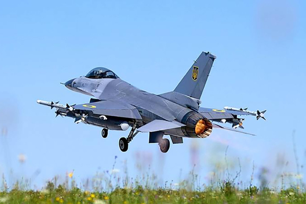 ウクライナ空軍のF-16（画像：ウクライナ大統領府）。