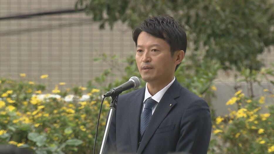 就任式で職員に訓示する斎藤元彦知事（19日午前11時ごろ 兵庫県庁）