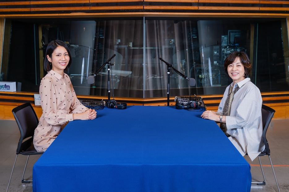 （左から）松下奈緒、八木亜希子さん