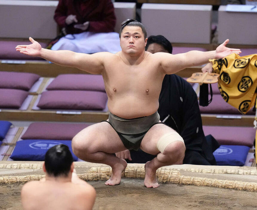 幕下優勝を決めた長内（撮影・小沢裕）