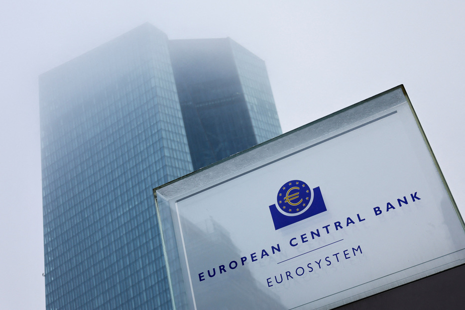 欧州中央銀行（ＥＣＢ）のチポローネ専務理事は１５日、ユーロ圏経済の回復を後押しすると同時に、米国の次期政権が導入する可能性のある関税措置に備えるため、ＥＣＢは一段の利下げを実施する必要があるとの考えを示した。（２０２４年　ロイター／Wolfgang Rattay）