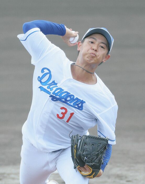 シート打撃に登板した中日・仲地