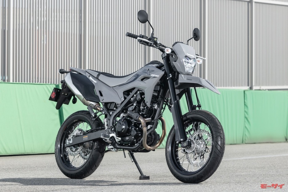 ■「KLX230SM」（2025年型）　バトルグレー