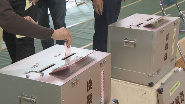 衆院選の投票所（高松市・10月27日）