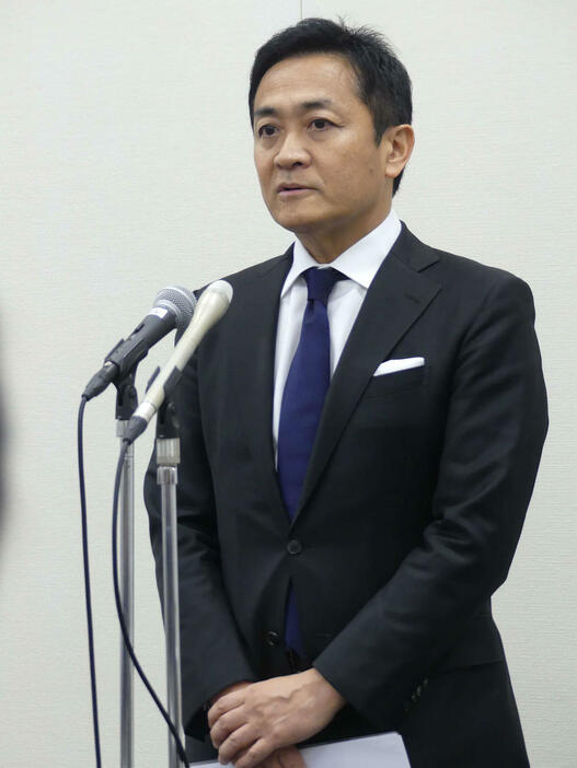 記者会見で謝罪する国民民主党の玉木雄一郎代表（撮影・中山知子）