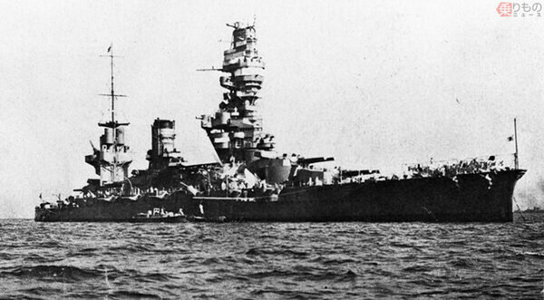 1934年の改装後に撮影された戦艦「扶桑」。くびれた艦橋の造形が特徴的（画像：アメリカ海軍）。