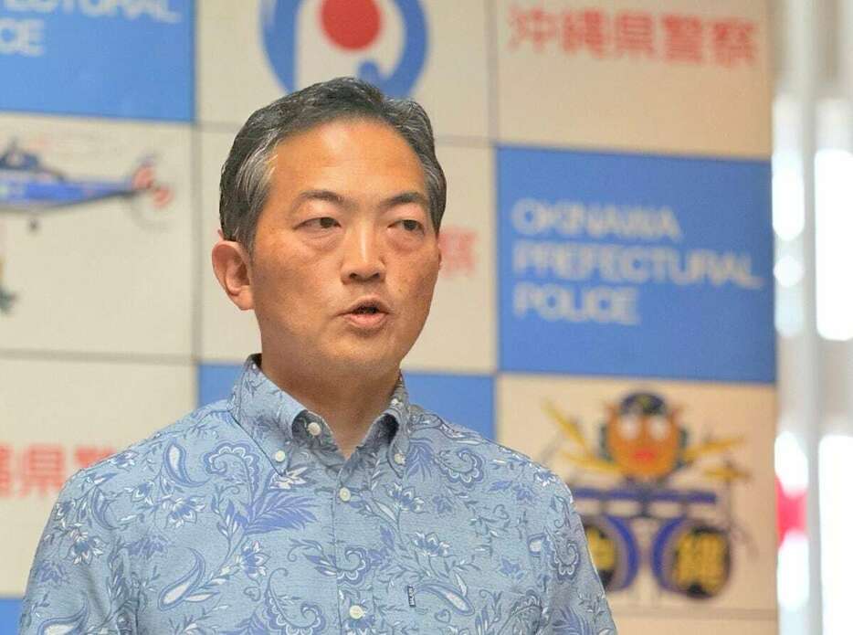 着任会見に臨む沖縄県警の小堀龍一郎本部長＝18日午後、那覇市（大竹直樹撮影）