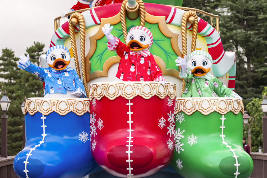 東京ディズニーランド『ディズニー・クリスマス・ストーリーズ“フォンド・フェアウェル”』（C）Disney