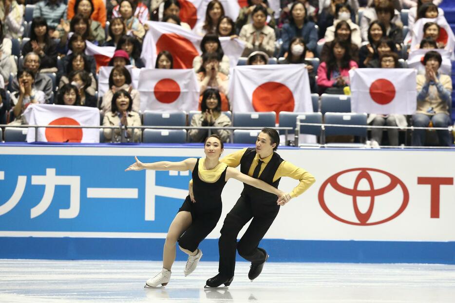 アイスダンスFDのキャシー・リードとクリス・リード＝2015年4月17日（写真：伊藤真吾/アフロスポーツ）