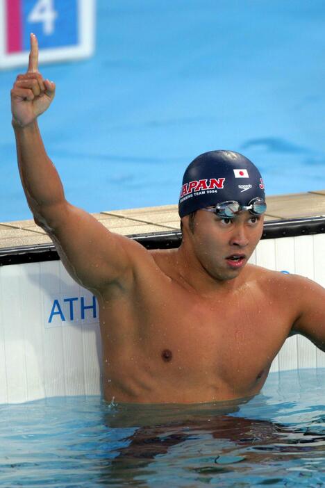 アテネ五輪、男子200m平泳ぎで金＝2004年8月18日（写真：アフロスポーツ）