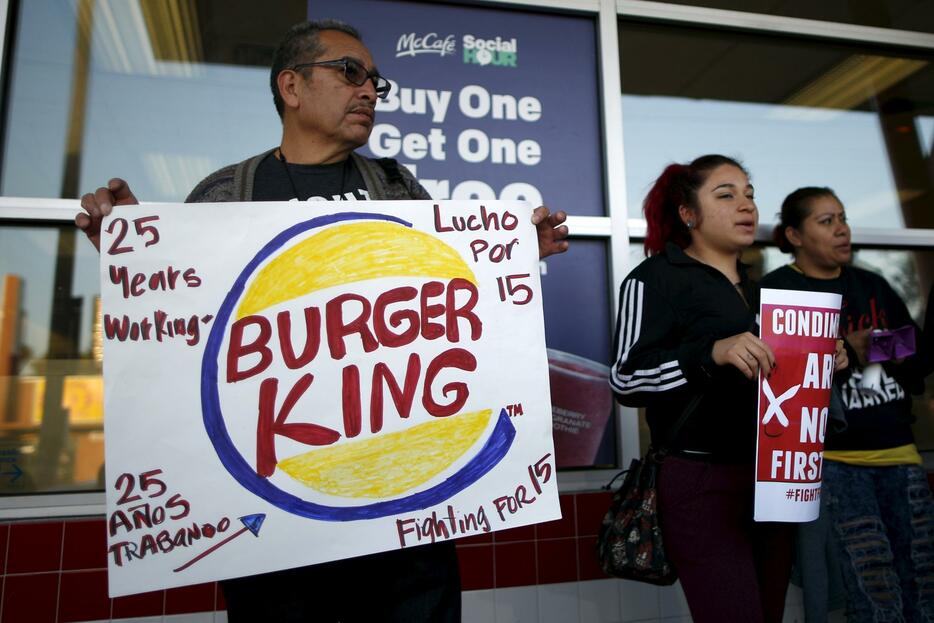 ロサンゼルスのデモ参加者＝2015年4月15日（写真：ロイター/アフロ）