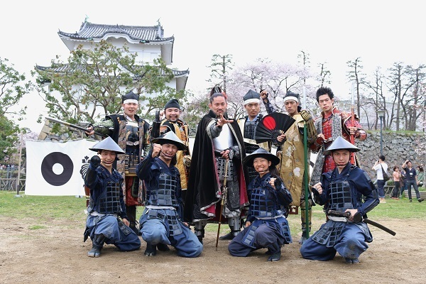 [写真]新メンバーが加わり、初めての演武を披露した名古屋おもてなし武将隊