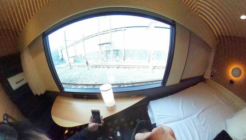 【360度カメラ】グリーン個室「プレミアルーム」ベッドメーキング