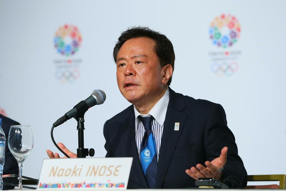 オリンピック開催地に東京が決まったことを受け記者会見する猪瀬氏（写真：YUTAKA/アフロスポーツ）