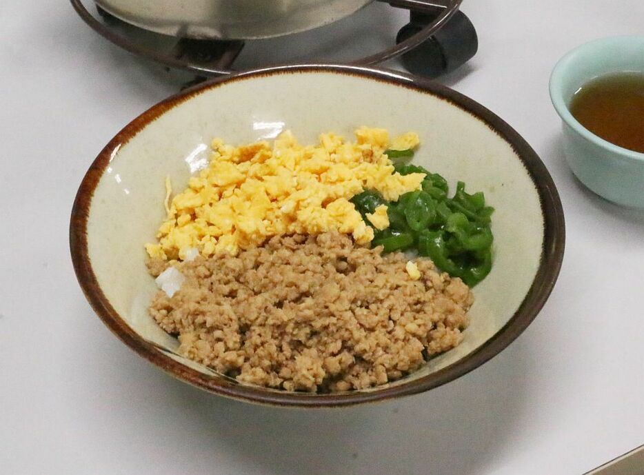 [写真]取材日の消防メシは「三色丼」でした