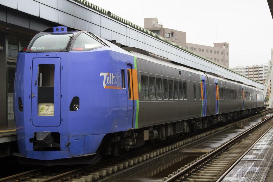 [写真]車種の集約が伝えられる261系（2011年9月2日、小山 英之氏撮影）