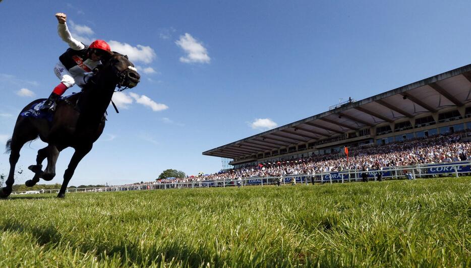 エクリプスステークス（芝2000メートル）を優勝。欧州王道路線へ＝2015年7月4日（写真：Action Images/アフロ）