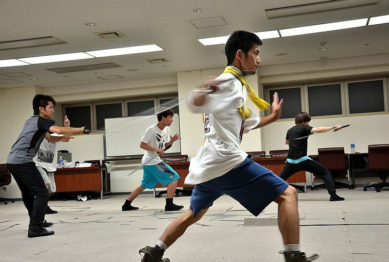 [写真]ショーに向けて稽古に励む様子