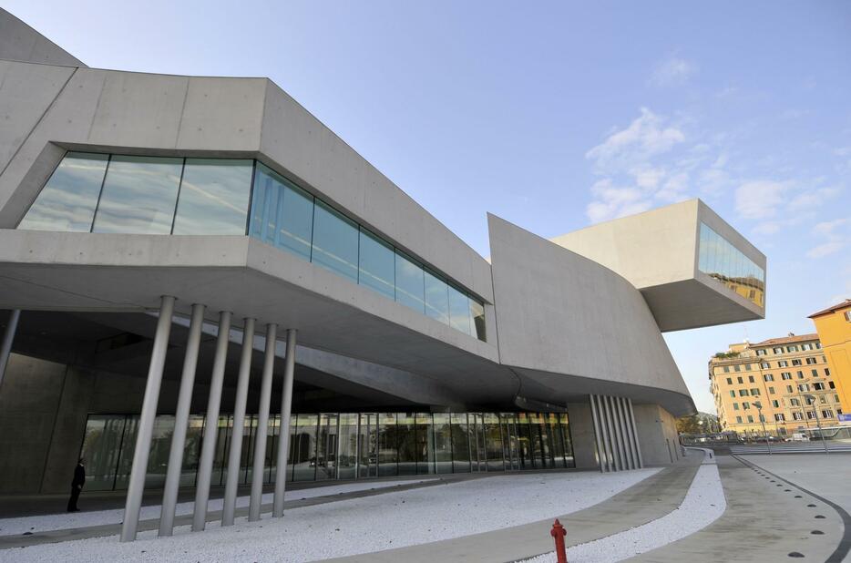 イタリア国立21世紀美術館「MAXXI」＝2009年11月12日（写真：Rex Features/アフロ）