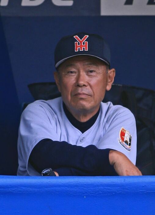 また一人名将がグラウンドを去る 横浜高校の渡辺監督 2013年7月撮影（写真：岡沢克郎/アフロ）