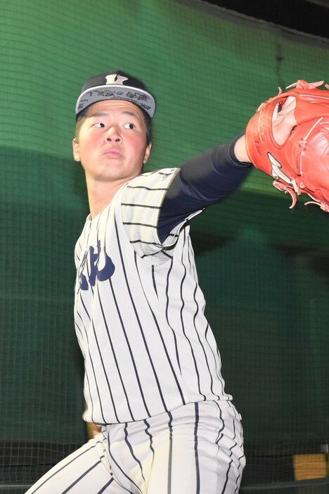 敦賀気比の上加世田頼希投手（２年）＝敦賀市沓見の同校野球場で、大原翔撮影