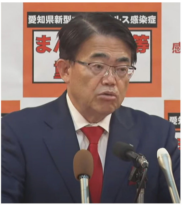 県内の感染状況などを説明する大村知事