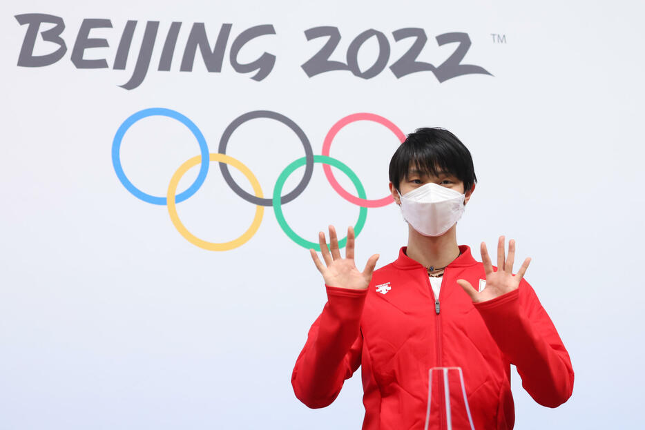 北京五輪の男子シングル4位の羽生結弦が現地で会見を開き、現役続行宣言とも取れる注目発言をした(写真：YUTAKA/アフロスポーツ)