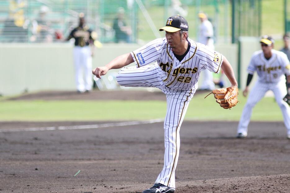 日米通算245セーブの記録を持つ阪神の藤川球児が今季限りの引退を発表した（写真・黒田史夫）