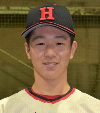 北陸の中浦進優（しんゆう）内野手（２年）＝福井市文京１の北陸高校で、国本ようこ撮影