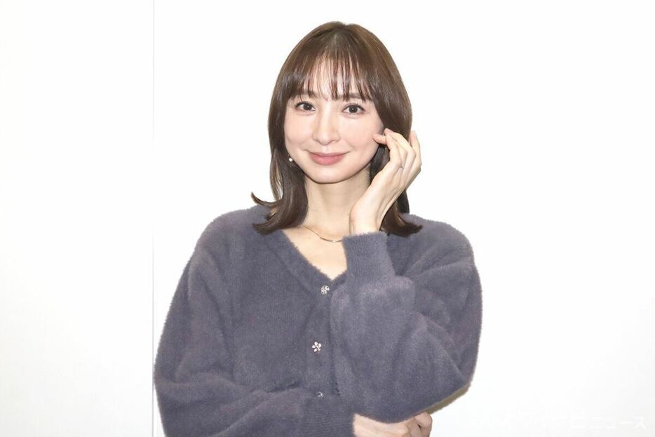 女優の篠田麻里子