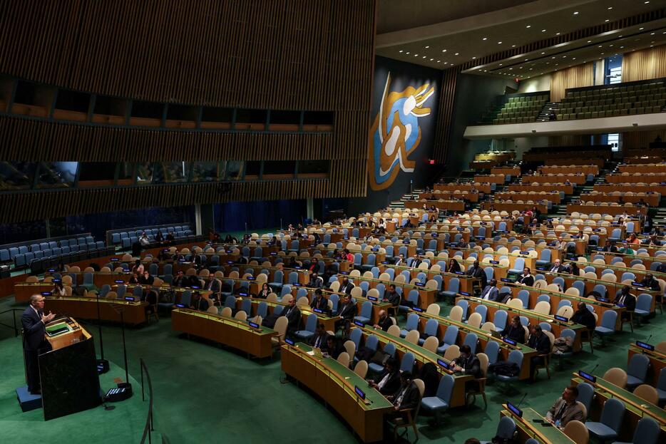 9日、米ニューヨークで開かれた国連総会の会合（ロイター＝共同）