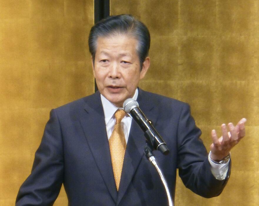 熊本市内で講演する公明党の山口代表＝12日午後