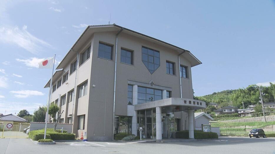女子児童の体を触った疑い　元小学校職員が逮捕　広島