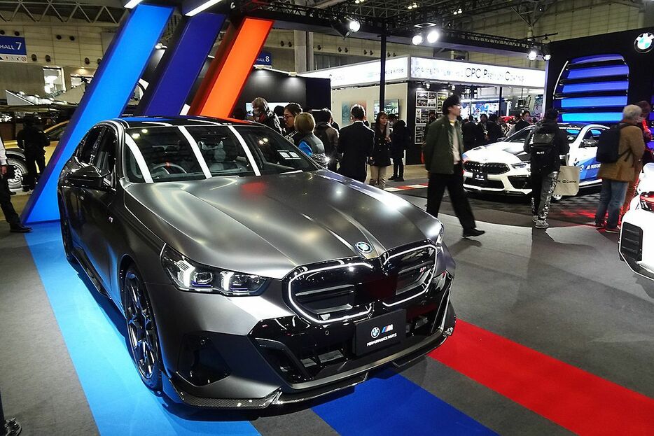 BMW「i5 M60 xドライブ」Mパフォーマンスパーツ装着車