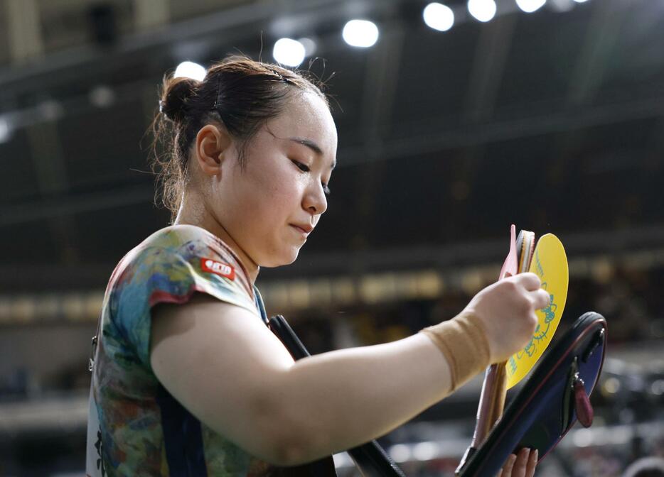 女子シングルス6回戦で敗れた伊藤美誠＝東京体育館