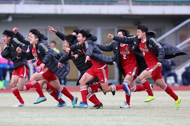 ２度のPK戦を制し、準々決勝に進出した名古屋。写真：梅月智史（サッカーダイジェスト写真部）