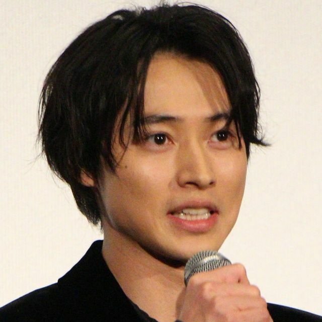 映画『ゴールデンカムイ』初日舞台挨拶に登場した山﨑賢人さん