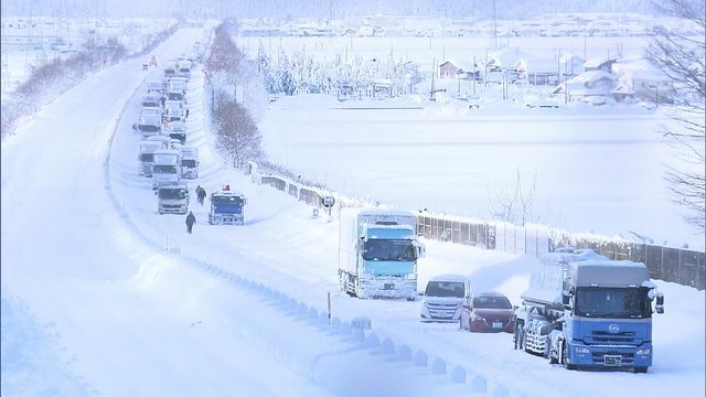 車の立ち往生(福井県 2021年)