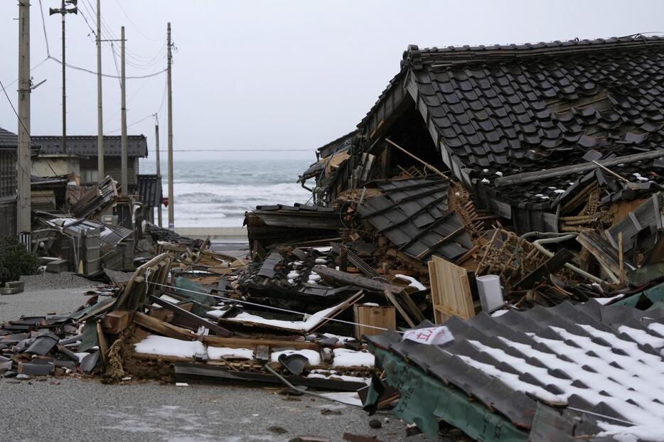 能登半島地震で甚大な被害が出た石川県輪島市門前町黒島地区＝26日午前