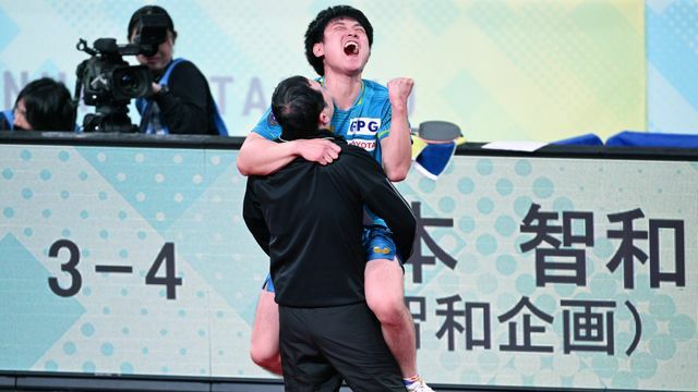 全日本シングルス、6年ぶり2度目の優勝を飾った張本智和選手(写真：松尾/アフロスポーツ)
