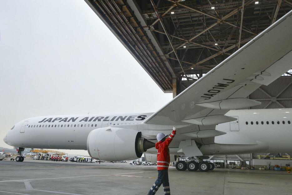 日航のエアバス機＝2023年12月、羽田空港