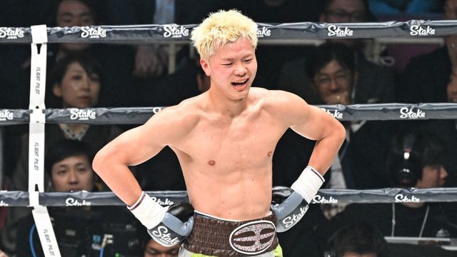 ボクシング転向3戦目でTKO勝利をおさめた那須川天心選手(写真：山口フィニート裕朗/アフロ)