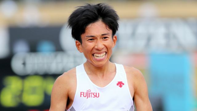 東京マラソンに出場する鈴木健吾選手(写真：西村尚己/アフロスポーツ)