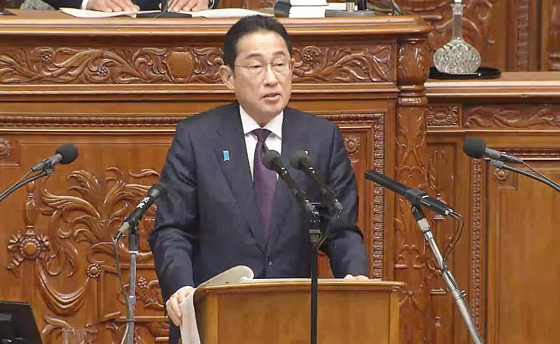 ［写真］施政方針演説を行う岸田文雄首相