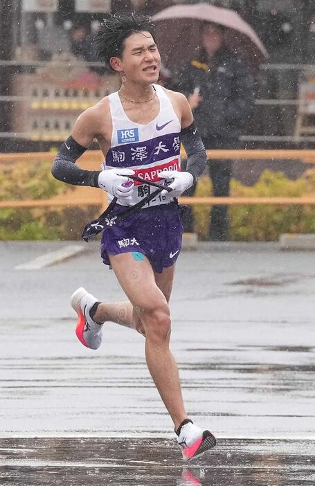 駒澤大の4区を走った山川拓馬選手(写真：日刊スポーツ/アフロ)