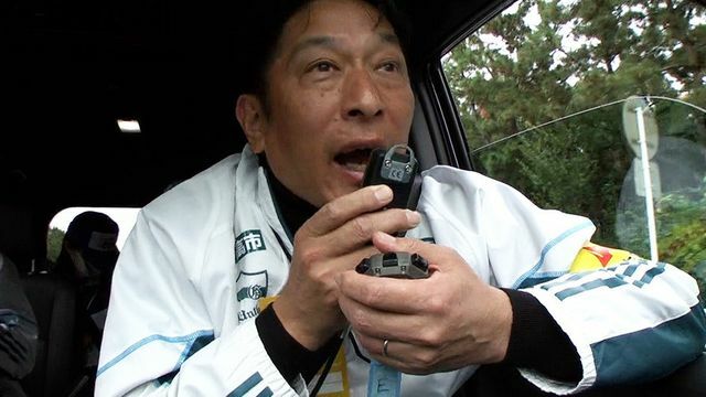 運営管理車から選手を鼓舞する青山学院大の原晋監督