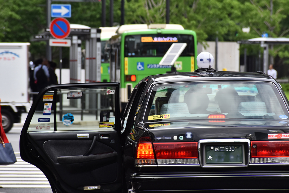 ひと頃に比べ、とりわけ東京都内では運転士不足によるタクシーの稼働台数低下には歯止めがかかったようだ。