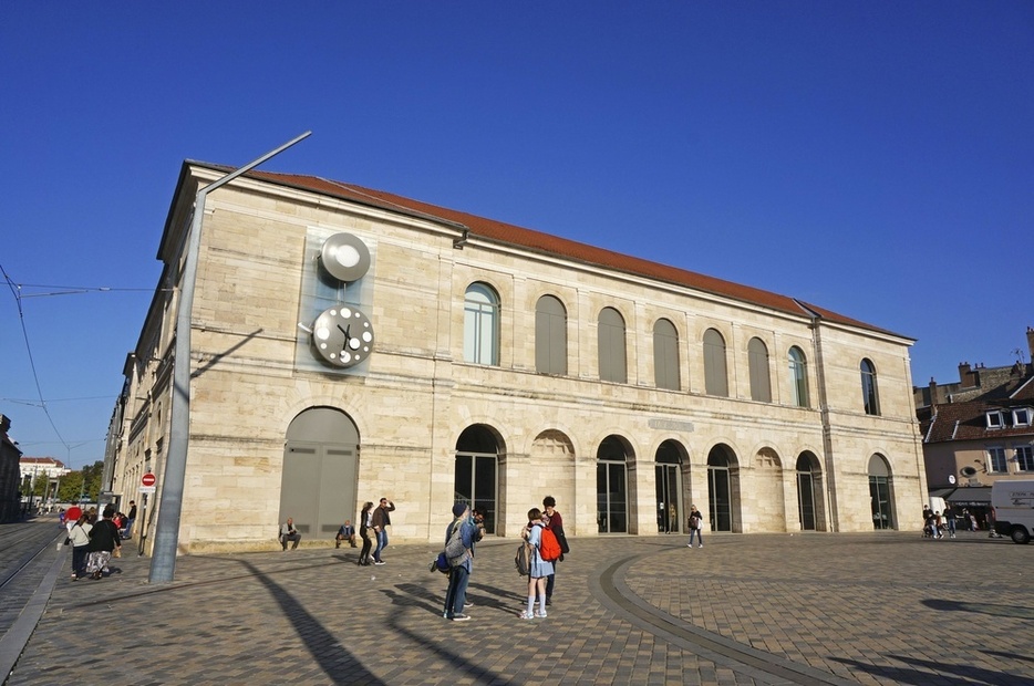 「夷酋列像」が見つかったブザンソン美術考古博物館＝フランス東部ブザンソン（実川順也氏撮影）