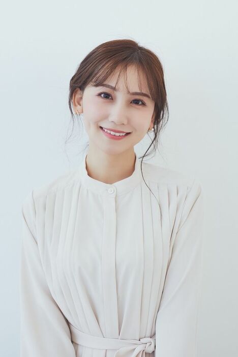 結婚を報告した元AKB48・小嶋真子さん